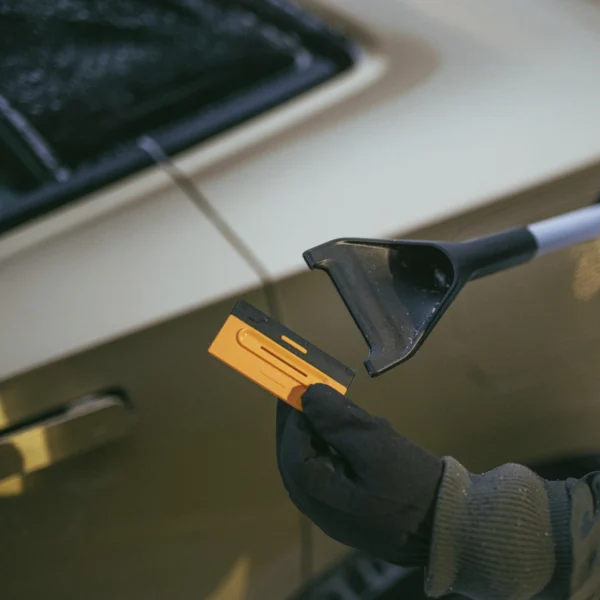 Fiskars Solid Autohari ja jääkaabits 46,8 cm
